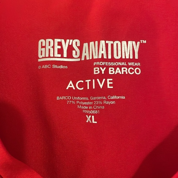 Grey’s Anatomy Scrub Top - Picture 2 of 5